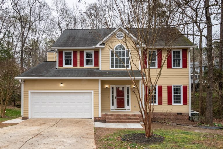 Ce culori se folosesc pentru exteriorul casei - idei de perete decorativ - casa galbena